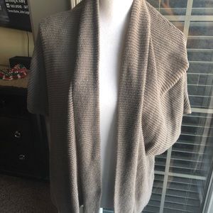 Old Navy Light brown short sleeves sweater